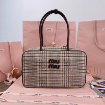 미우미우 5BB117 서류가방